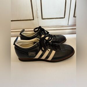Vintage ‘05 Men’s adidas ‘66  World Cup black soccer shoes indoor turf size 9.5